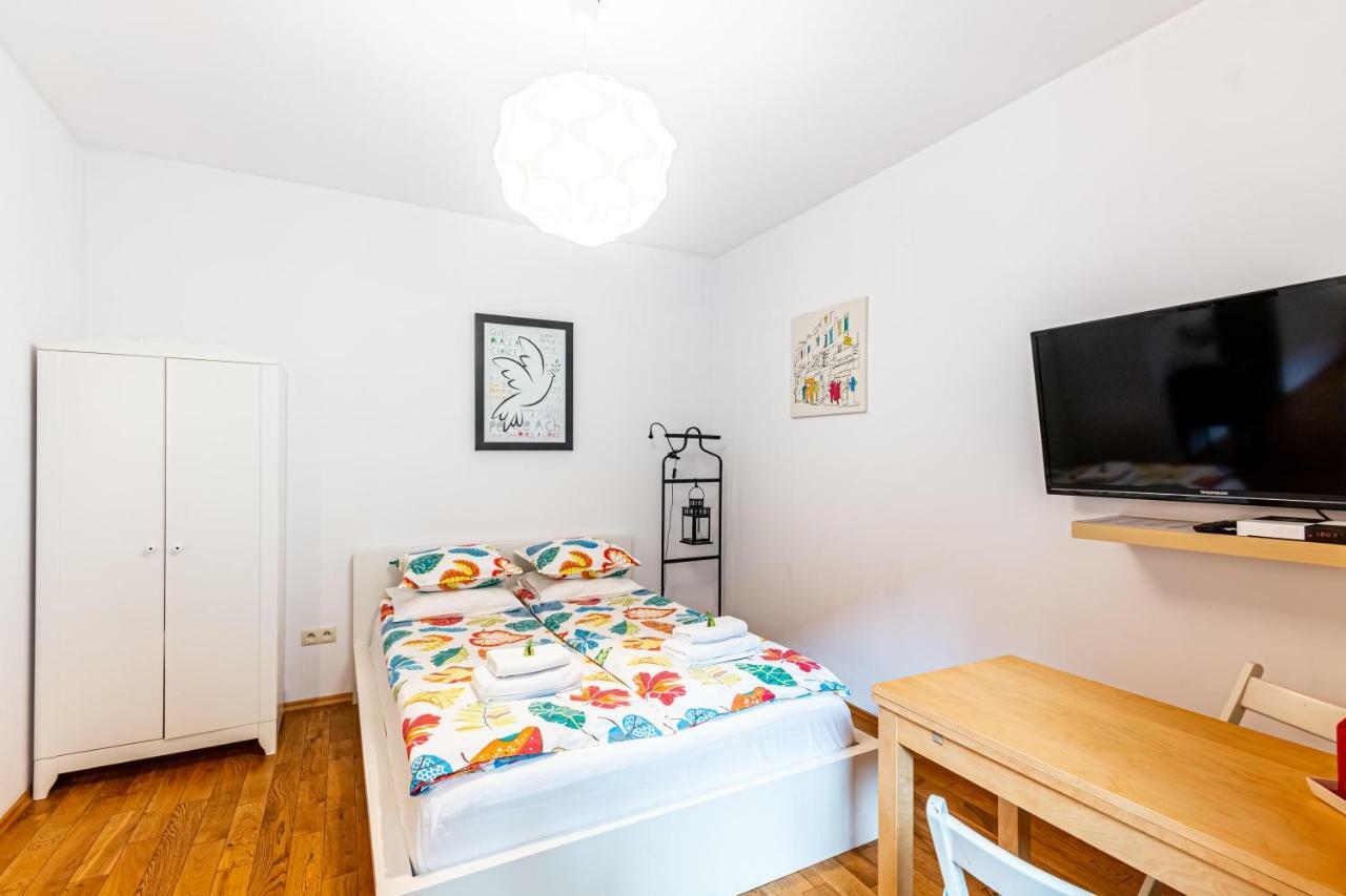 Happyguests Apartments Krasków Εξωτερικό φωτογραφία